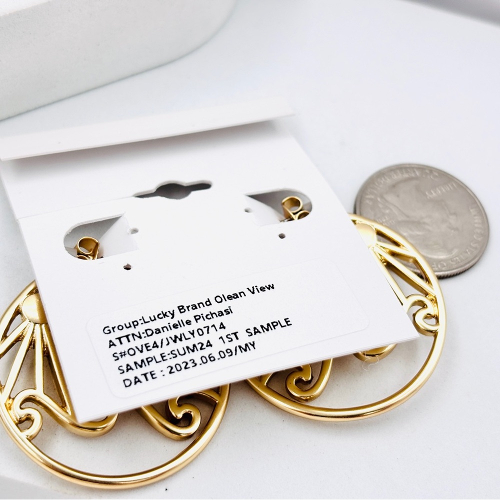 Lucky Brand Gold Tone Hollow Hoop Dangle Drop Earrings - Picture 3 of 3